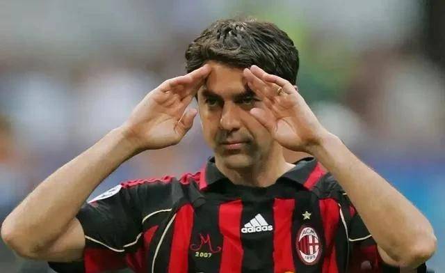 转折点！AC米兰外线爆发，意甲窗口期攻防权衡，引发热议，更衣室氛围转暖的简单介绍