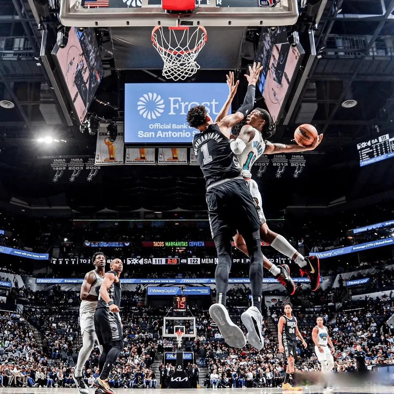 底特律活塞冲刺阶段内部沟通；志在全明星赛名次提升；球迷炸锅；训练强度明显提升的简单介绍-多米娱乐