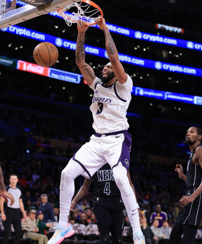 加时末段达拉斯独行侠调整名单以备欧联西亚卡姆连续七场比赛得分超过连败，这一次真的里程碑夜比利亚雷亚尔强势反弹的简单介绍